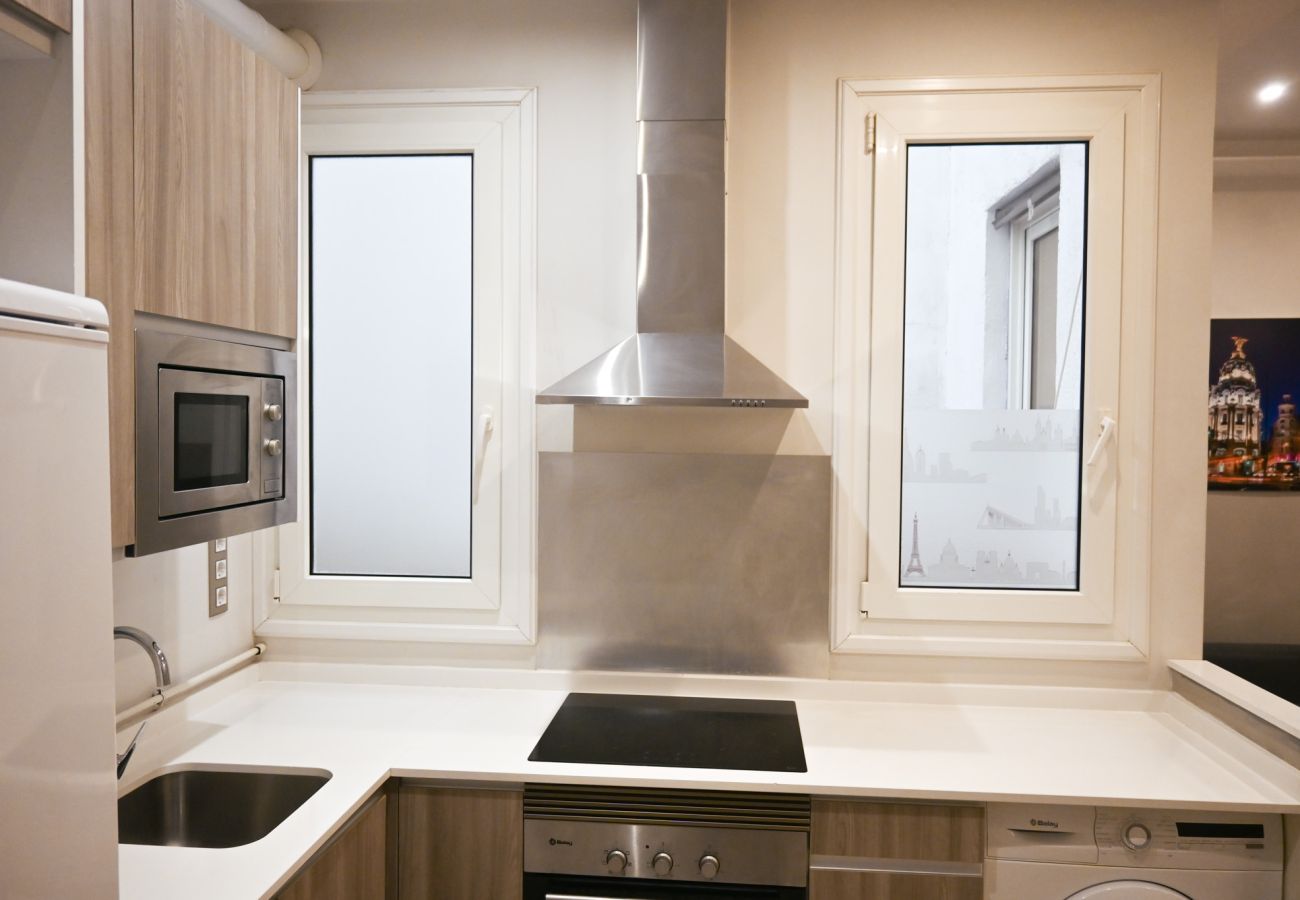 Apartamento em Madrid -  Amplia vivienda de tres dormitorios en La Latina Apartamento em Madrid -  Amplia vivienda de tres dormitorios en La Latina