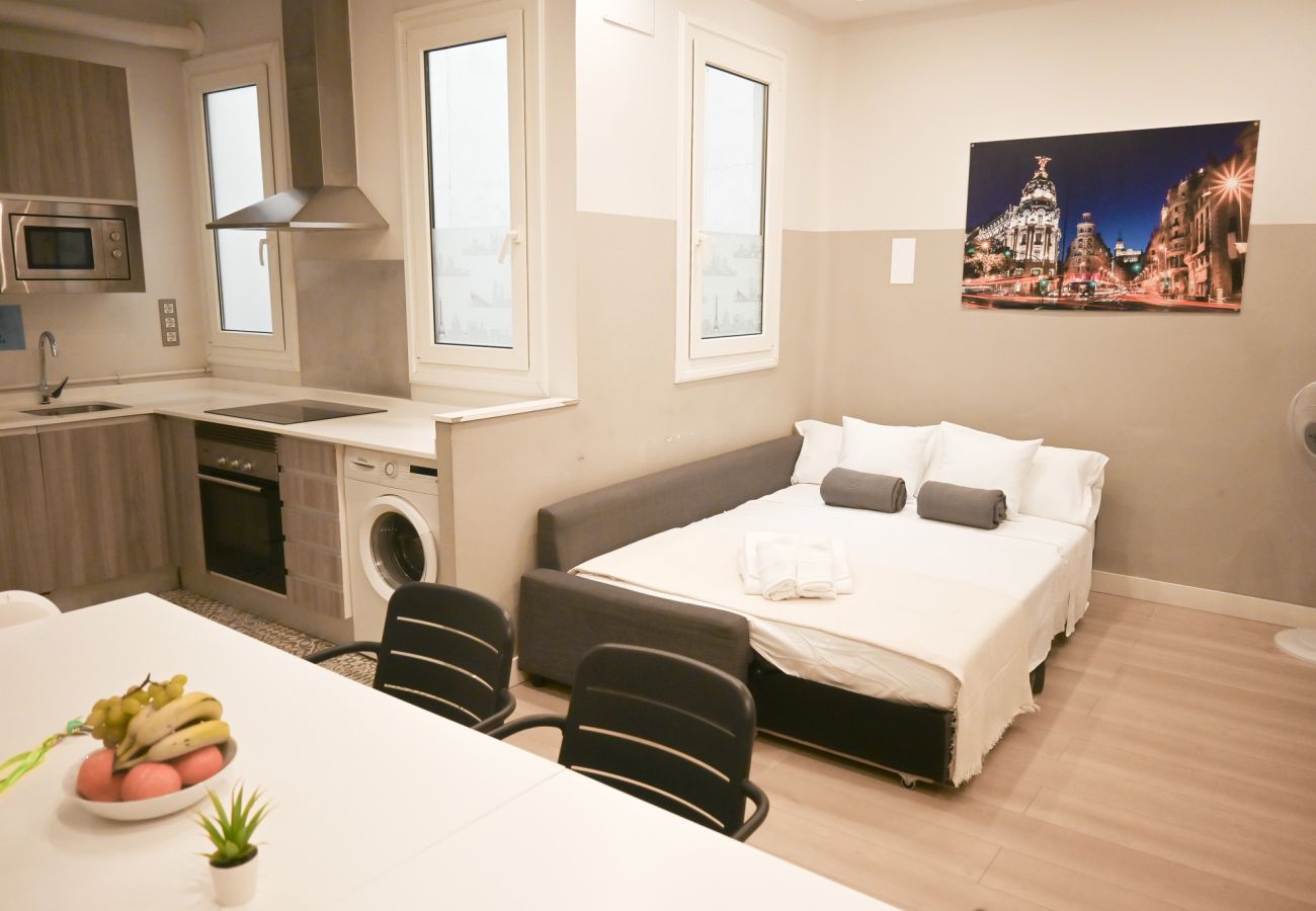 Apartamento em Madrid -  Amplia vivienda de tres dormitorios en La Latina Apartamento em Madrid -  Amplia vivienda de tres dormitorios en La Latina
