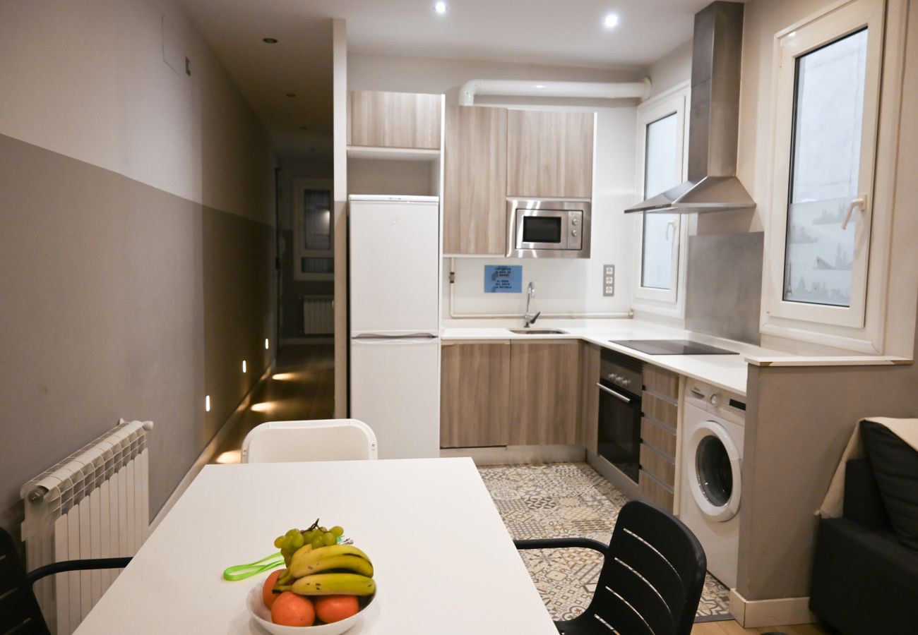 Apartamento em Madrid -  Amplia vivienda de tres dormitorios en La Latina Apartamento em Madrid -  Amplia vivienda de tres dormitorios en La Latina
