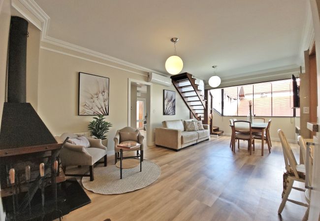 Apartamento em Gramado - Duplex 4 Suítes no Coração de Gramado