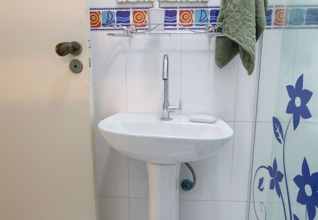 Apartamento em Rio de Janeiro - VIV203|2 quartos, 5 minutos da praia de Copacabana Apartamento em Rio de Janeiro - VIV203|2 quartos, 5 minutos da praia de Copacabana