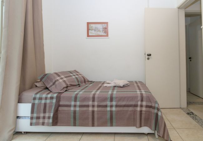 Apartamento em Rio de Janeiro - VIV203|2 quartos, 5 minutos da praia de Copacabana Apartamento em Rio de Janeiro - VIV203|2 quartos, 5 minutos da praia de Copacabana
