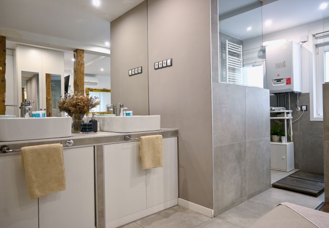 Apartamento em Madrid - Agradable Apartamento de 2 Dormitorios y 2 baños en el Barrio Universidad Apartamento em Madrid - Agradable Apartamento de 2 Dormitorios y 2 baños en el Barrio Universidad