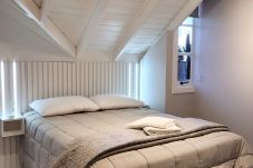 Apartamento em Gramado - Duplex 5D (3suites +2banho soc) a 800m a R Coberta