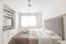 Apartamento em Gramado - 3 Suítes no Centro de Gramado (500m da R Coberta