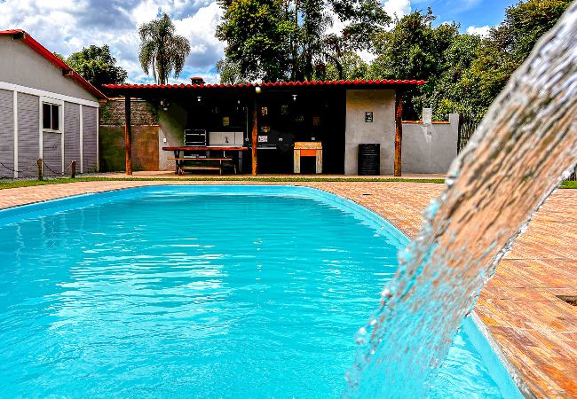 Casa em Ibiúna - Ótima chácara c churrasq, piscina e WiFi - Ibiúna Casa em Ibiúna - Ótima chácara c churrasq, piscina e WiFi - Ibiúna