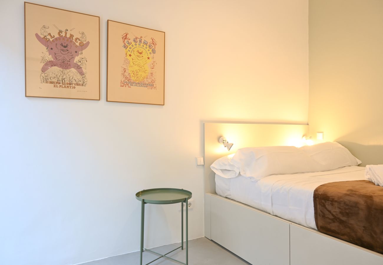 Apartamento em Madrid -  Encantador apartamento de 2 dormitorios : Experimenta la auténtica vida madrileña en tu propio espacio. Temporal Apartamento em Madrid -  Encantador apartamento de 2 dormitorios : Experimenta la auténtica vida madrileña en tu propio espacio. Temporal