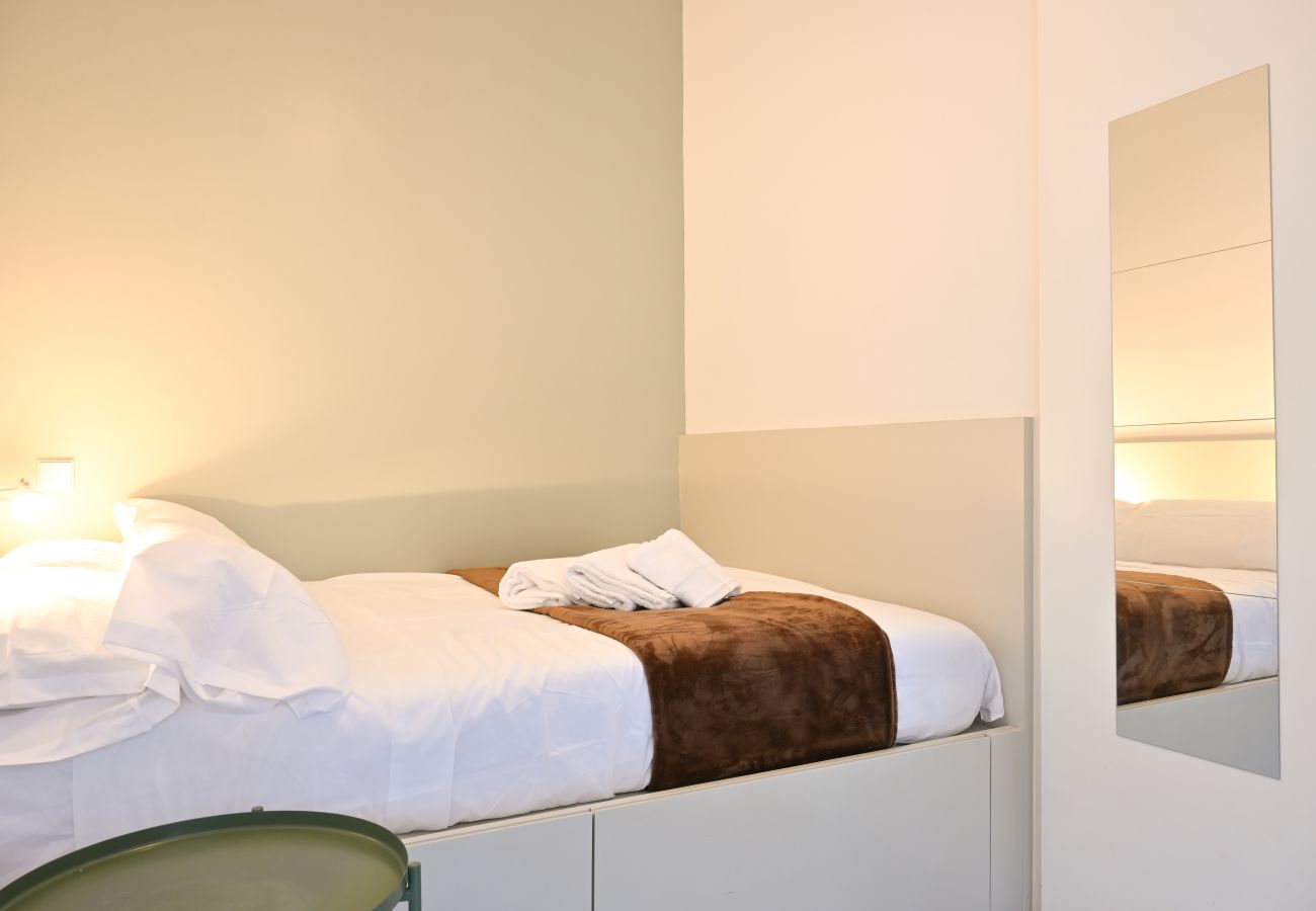 Apartamento em Madrid -  Encantador apartamento de 2 dormitorios : Experimenta la auténtica vida madrileña en tu propio espacio. Temporal Apartamento em Madrid -  Encantador apartamento de 2 dormitorios : Experimenta la auténtica vida madrileña en tu propio espacio. Temporal