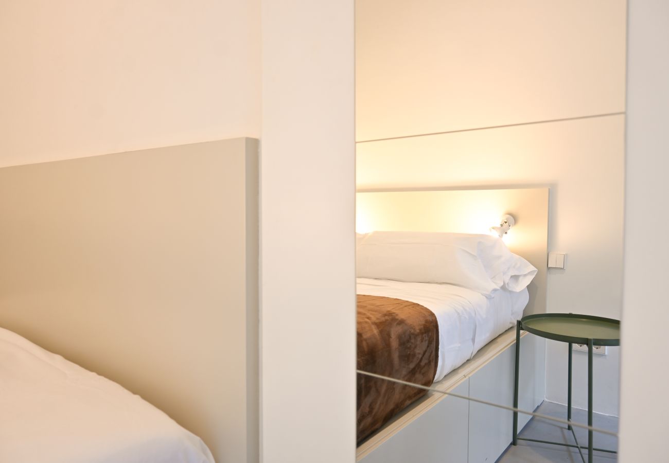 Apartamento em Madrid -  Encantador apartamento de 2 dormitorios : Experimenta la auténtica vida madrileña en tu propio espacio. Temporal Apartamento em Madrid -  Encantador apartamento de 2 dormitorios : Experimenta la auténtica vida madrileña en tu propio espacio. Temporal