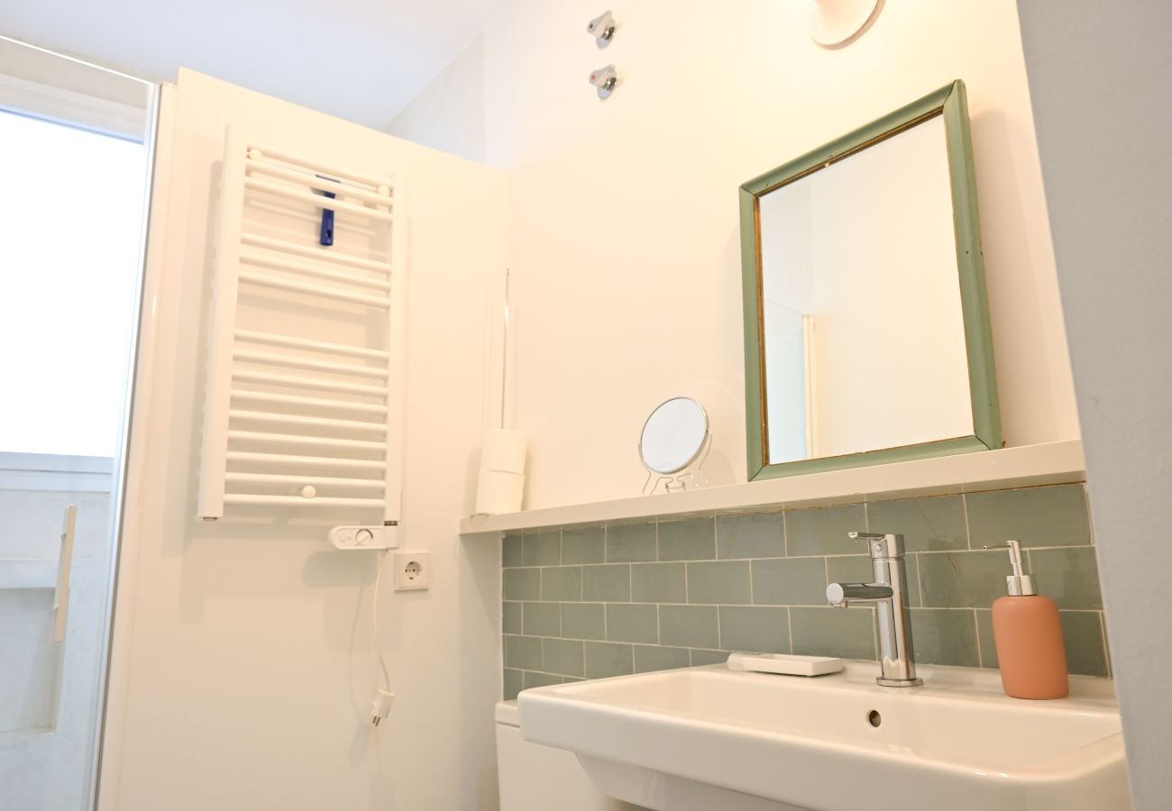 Apartamento em Madrid -  Encantador apartamento de 2 dormitorios : Experimenta la auténtica vida madrileña en tu propio espacio. Temporal Apartamento em Madrid -  Encantador apartamento de 2 dormitorios : Experimenta la auténtica vida madrileña en tu propio espacio. Temporal