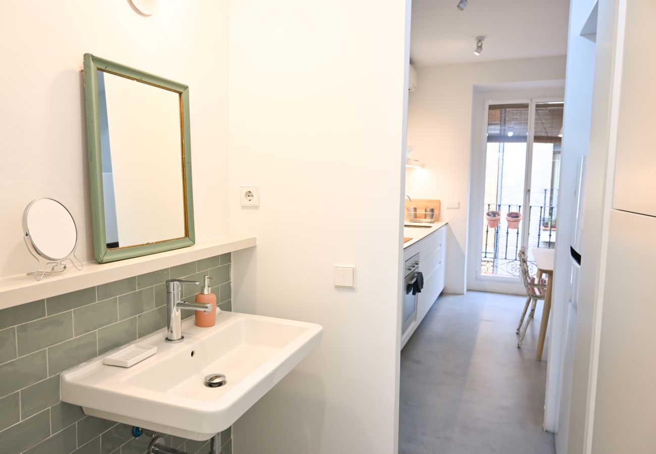 Apartamento em Madrid -  Encantador apartamento de 2 dormitorios : Experimenta la auténtica vida madrileña en tu propio espacio. Temporal Apartamento em Madrid -  Encantador apartamento de 2 dormitorios : Experimenta la auténtica vida madrileña en tu propio espacio. Temporal