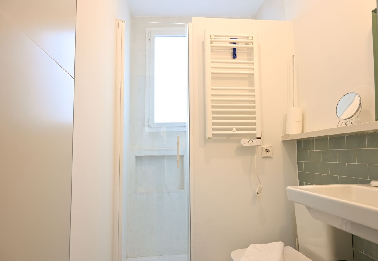 Apartamento em Madrid -  Encantador apartamento de 2 dormitorios : Experimenta la auténtica vida madrileña en tu propio espacio. Temporal Apartamento em Madrid -  Encantador apartamento de 2 dormitorios : Experimenta la auténtica vida madrileña en tu propio espacio. Temporal