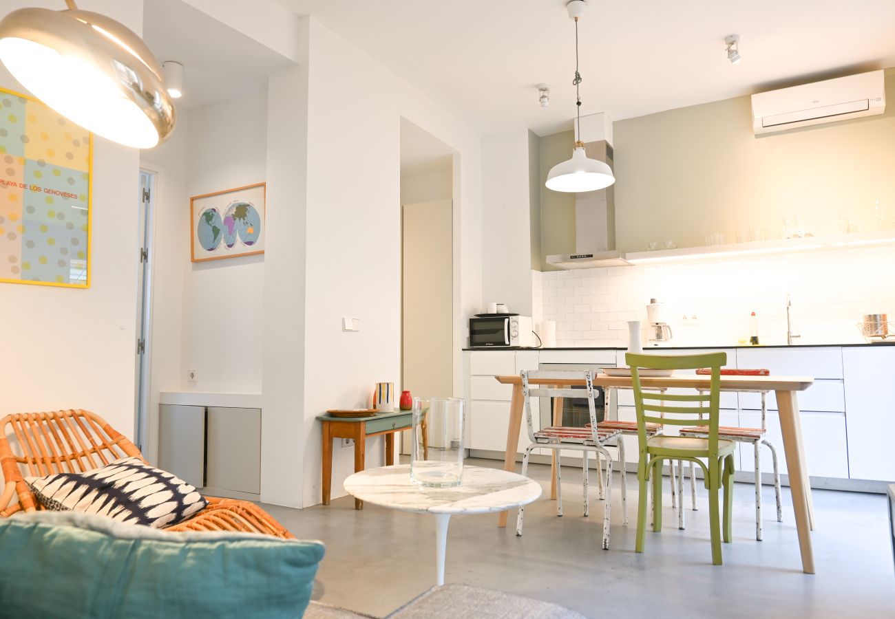 Apartamento em Madrid -  Encantador apartamento de 2 dormitorios : Experimenta la auténtica vida madrileña en tu propio espacio. Temporal Apartamento em Madrid -  Encantador apartamento de 2 dormitorios : Experimenta la auténtica vida madrileña en tu propio espacio. Temporal