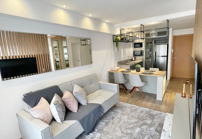 Apartamento em Gramado - Estúdio Moderno na Rua 24h, a 600m da Rua Coberta