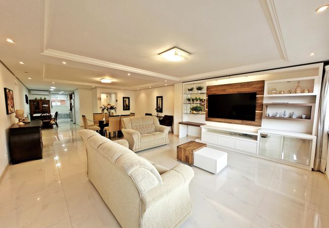 Apartamento em Gramado - Apto Amplo 3D (1 suíte), a 400m da R Coberta!