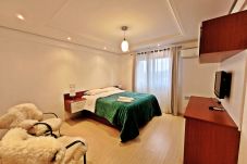 Apartamento em Gramado - Apto Amplo 3D (1 suíte), a 400m da R Coberta!