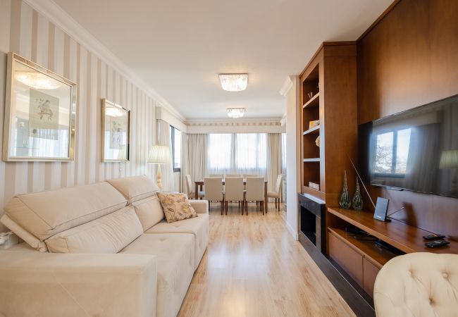 Apartamento em Gramado - Alto Padrão 2 dorm (1 suíte), a 150 m da R Coberta