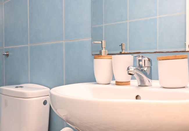 Apartamento em Madrid - Vive la vida madrileña! Acogedora vivienda de 2 dormitorios a solo unos minutos de Puerta del Sol en Madrid.Temporal Apartamento em Madrid - Vive la vida madrileña! Acogedora vivienda de 2 dormitorios a solo unos minutos de Puerta del Sol en Madrid.Temporal