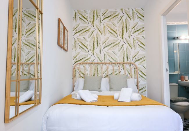 Apartamento em Madrid - Vive la vida madrileña! Acogedora vivienda de 2 dormitorios a solo unos minutos de Puerta del Sol en Madrid.Temporal Apartamento em Madrid - Vive la vida madrileña! Acogedora vivienda de 2 dormitorios a solo unos minutos de Puerta del Sol en Madrid.Temporal