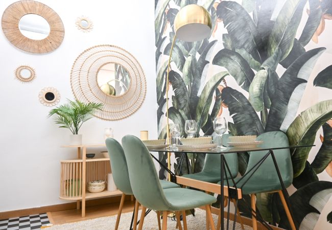 Apartamento em Madrid - Vive la vida madrileña! Acogedora vivienda de 2 dormitorios a solo unos minutos de Puerta del Sol en Madrid.Temporal Apartamento em Madrid - Vive la vida madrileña! Acogedora vivienda de 2 dormitorios a solo unos minutos de Puerta del Sol en Madrid.Temporal