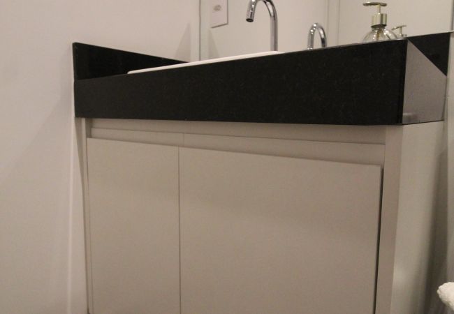 Estúdio em São Paulo - Apto nos Jardins com Ar/Wifi/Piscina Estúdio em São Paulo - Apto nos Jardins com Ar/Wifi/Piscina