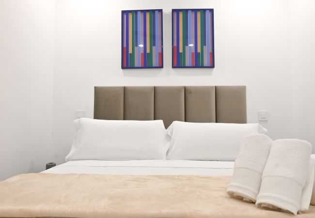 Apartamento em Madrid - Amplia Casa de 3 Dormitorios: Vive la Naturaleza a Pasos de Casa y Campo. Temporal Apartamento em Madrid - Amplia Casa de 3 Dormitorios: Vive la Naturaleza a Pasos de Casa y Campo. Temporal