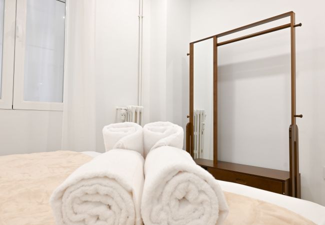 Apartamento em Madrid - Amplia Casa de 3 Dormitorios: Vive la Naturaleza a Pasos de Casa y Campo. Temporal Apartamento em Madrid - Amplia Casa de 3 Dormitorios: Vive la Naturaleza a Pasos de Casa y Campo. Temporal