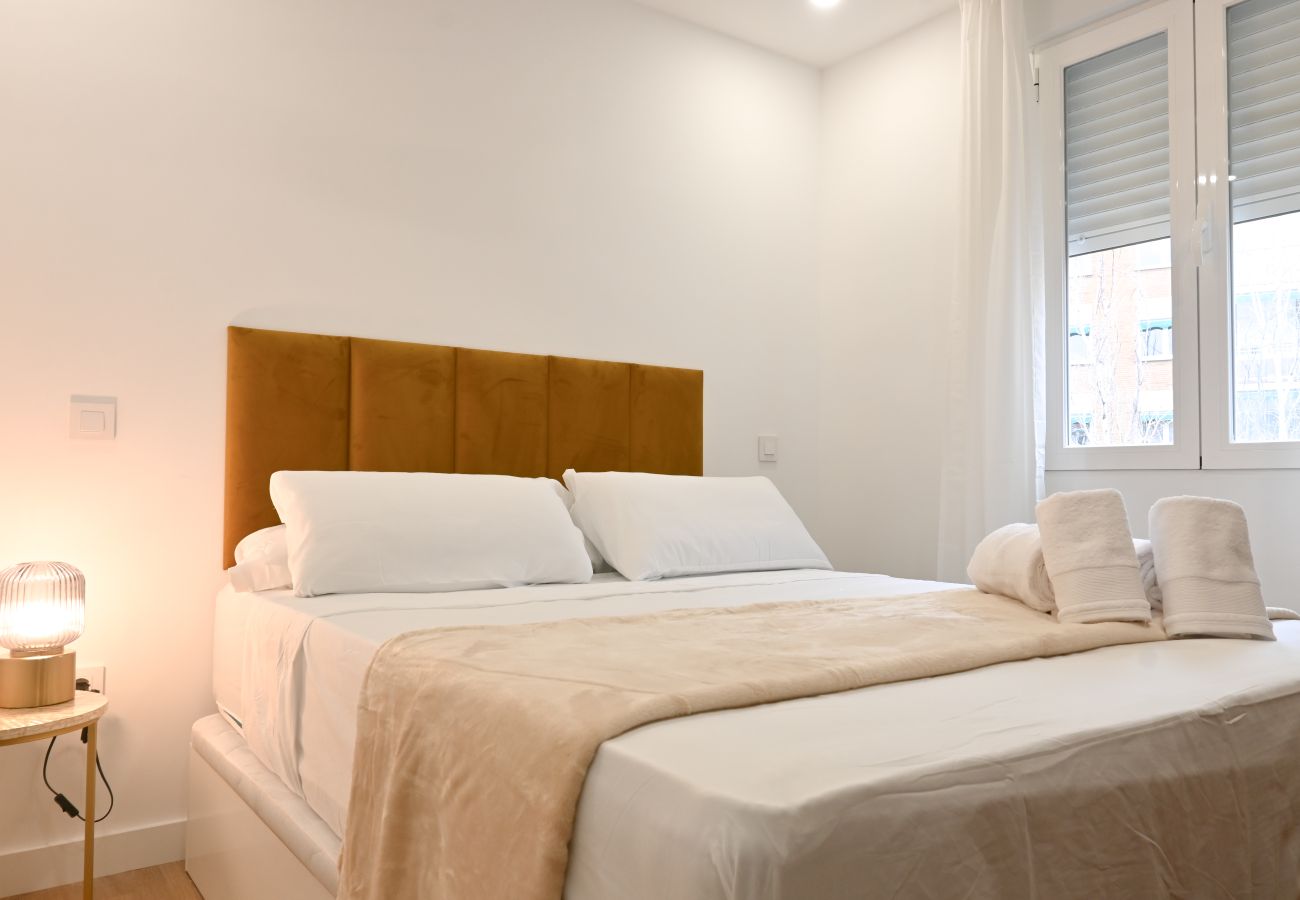 Apartamento em Madrid - Amplia Casa de 3 Dormitorios: Vive la Naturaleza a Pasos de Casa y Campo. Temporal Apartamento em Madrid - Amplia Casa de 3 Dormitorios: Vive la Naturaleza a Pasos de Casa y Campo. Temporal