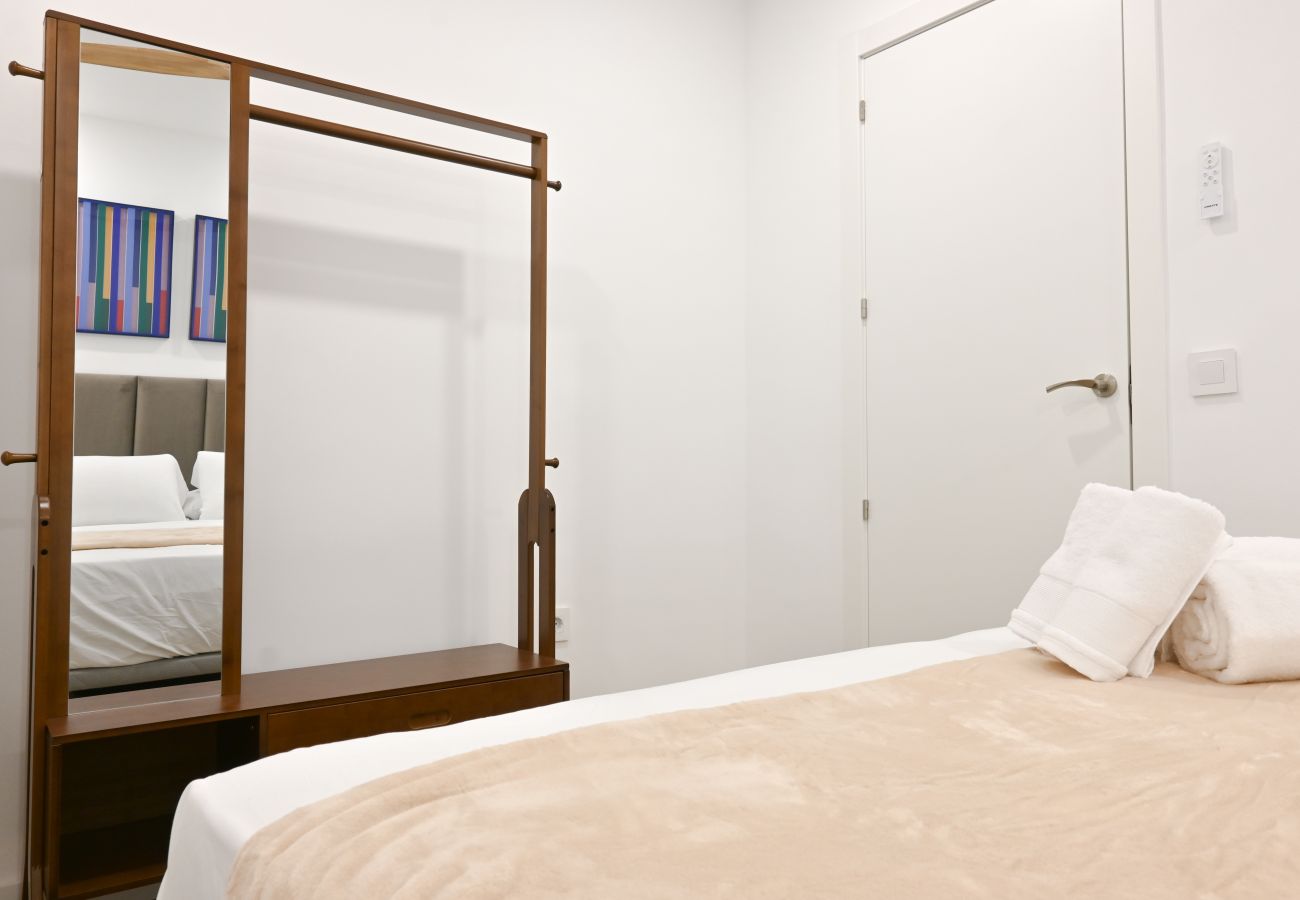 Apartamento em Madrid - Amplia Casa de 3 Dormitorios: Vive la Naturaleza a Pasos de Casa y Campo. Temporal Apartamento em Madrid - Amplia Casa de 3 Dormitorios: Vive la Naturaleza a Pasos de Casa y Campo. Temporal