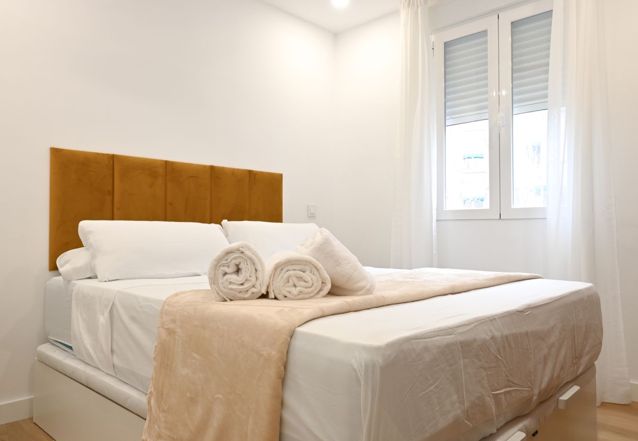 Apartamento em Madrid - Amplia Casa de 3 Dormitorios: Vive la Naturaleza a Pasos de Casa y Campo. Temporal Apartamento em Madrid - Amplia Casa de 3 Dormitorios: Vive la Naturaleza a Pasos de Casa y Campo. Temporal