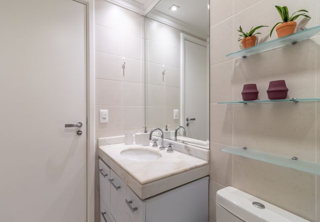 Apartamento em São Paulo - Apto nos Jardins com A/c e garagem Apartamento em São Paulo - Apto nos Jardins com A/c e garagem