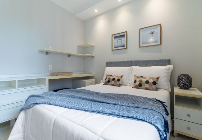 Apartamento em São Paulo - Apto nos Jardins com A/c e garagem Apartamento em São Paulo - Apto nos Jardins com A/c e garagem