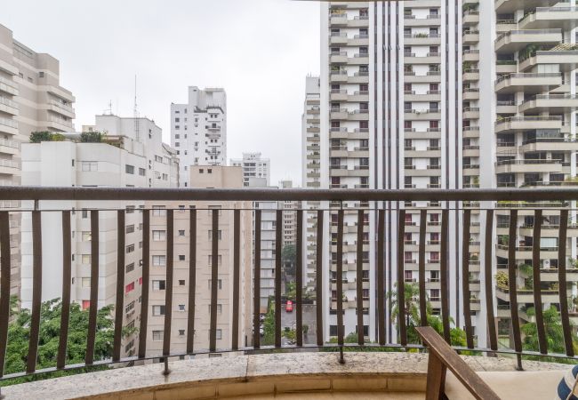 Apartamento em São Paulo - Apto nos Jardins com A/c e garagem Apartamento em São Paulo - Apto nos Jardins com A/c e garagem
