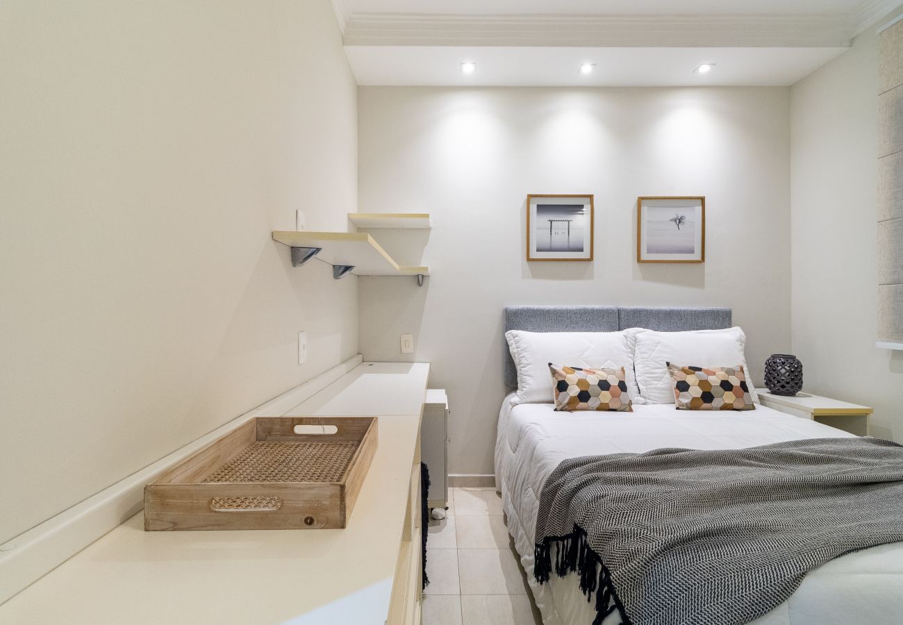 Apartamento em São Paulo - Apto nos Jardins com A/c e garagem Apartamento em São Paulo - Apto nos Jardins com A/c e garagem