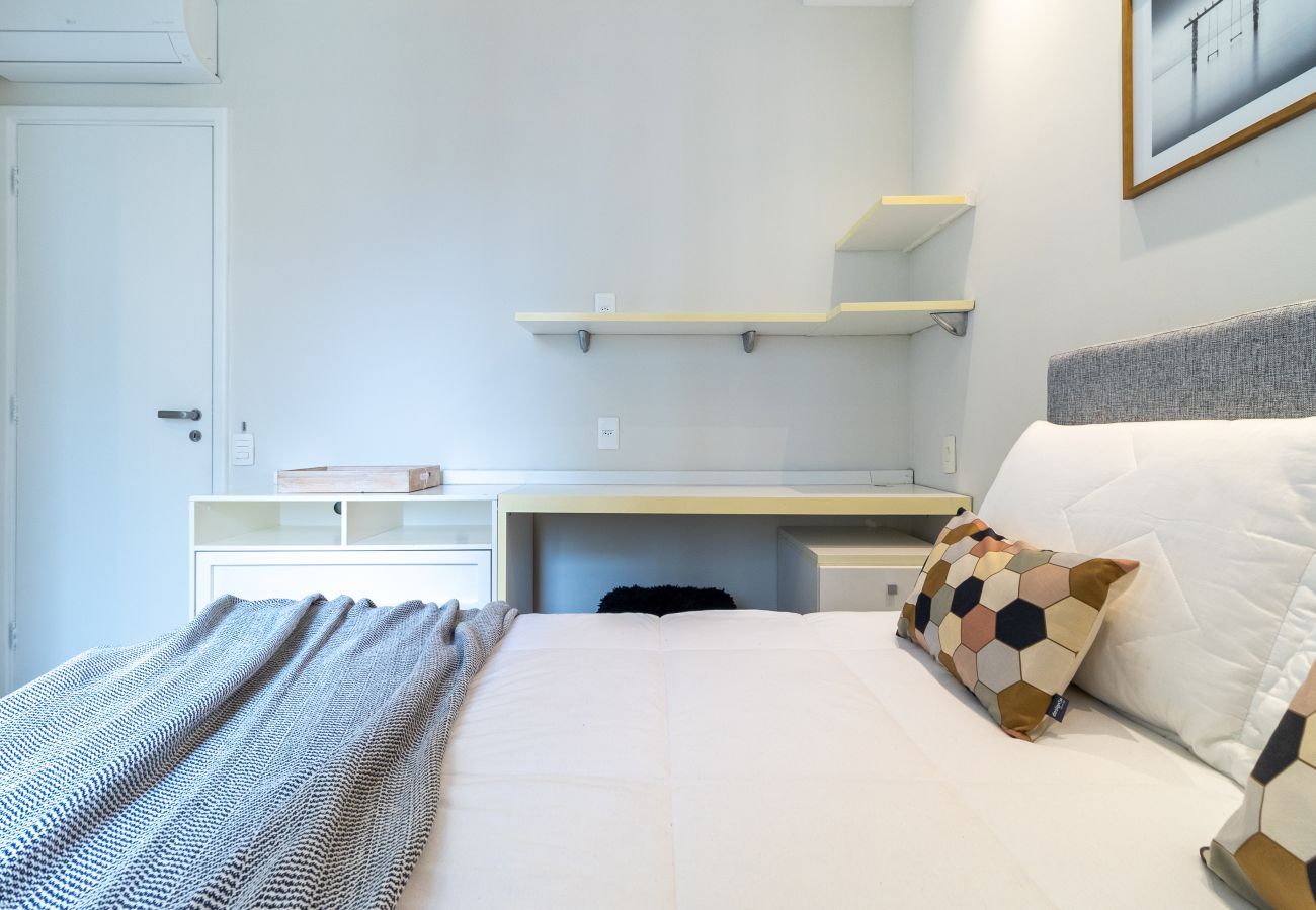 Apartamento em São Paulo - Apto nos Jardins com A/c e garagem Apartamento em São Paulo - Apto nos Jardins com A/c e garagem