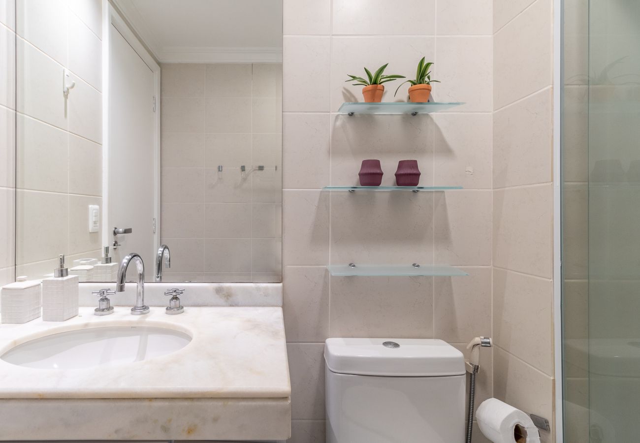 Apartamento em São Paulo - Apto nos Jardins com A/c e garagem Apartamento em São Paulo - Apto nos Jardins com A/c e garagem