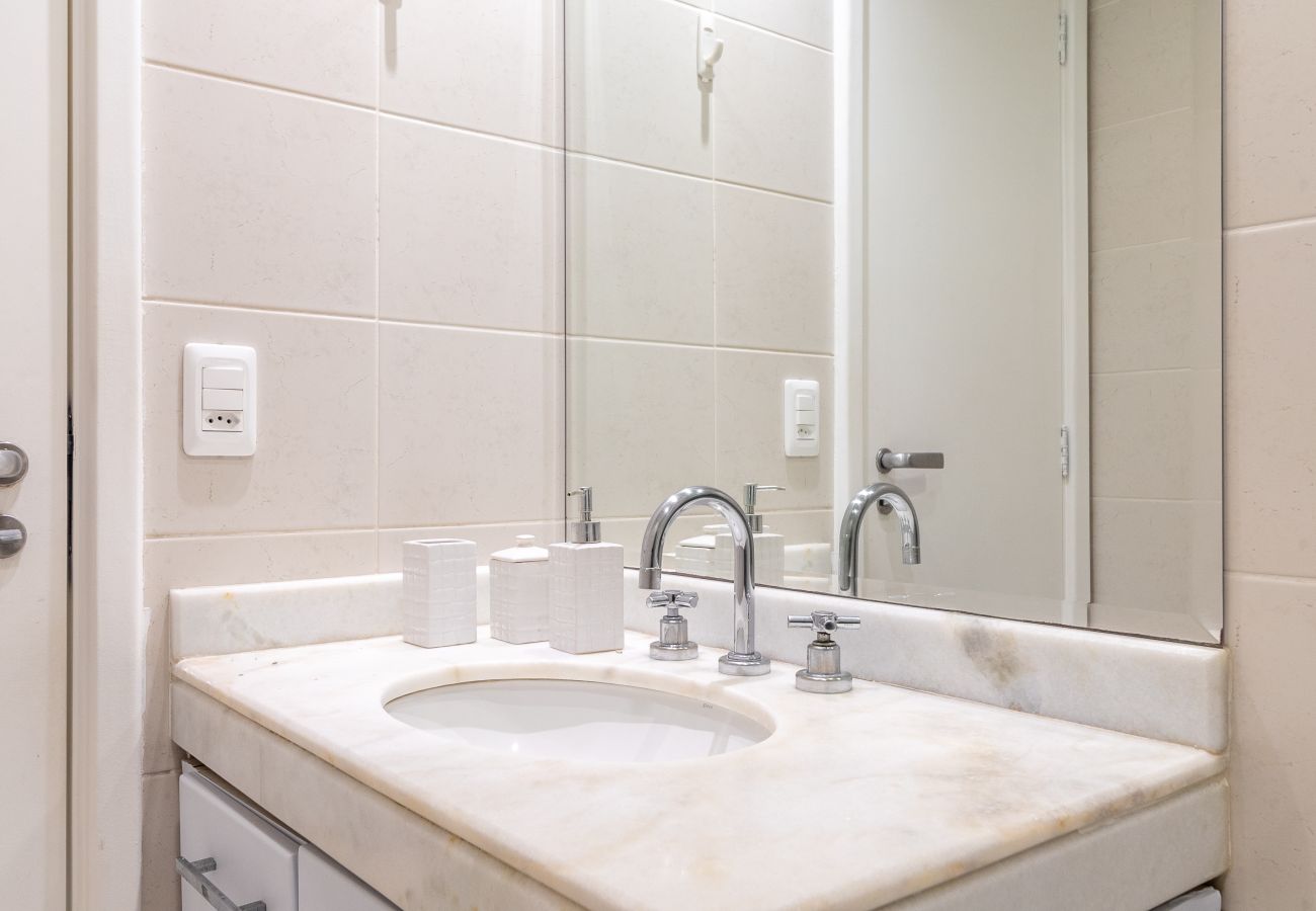 Apartamento em São Paulo - Apto nos Jardins com A/c e garagem Apartamento em São Paulo - Apto nos Jardins com A/c e garagem