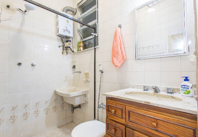Apartamento em Rio de Janeiro - Ótimo Apto com Wi-Fi a 550m da Praia de Copacabana Apartamento em Rio de Janeiro - Ótimo Apto com Wi-Fi a 550m da Praia de Copacabana