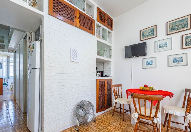 Apartamento em Rio de Janeiro - Ótimo Apto com Wi-Fi a 550m da Praia de Copacabana Apartamento em Rio de Janeiro - Ótimo Apto com Wi-Fi a 550m da Praia de Copacabana