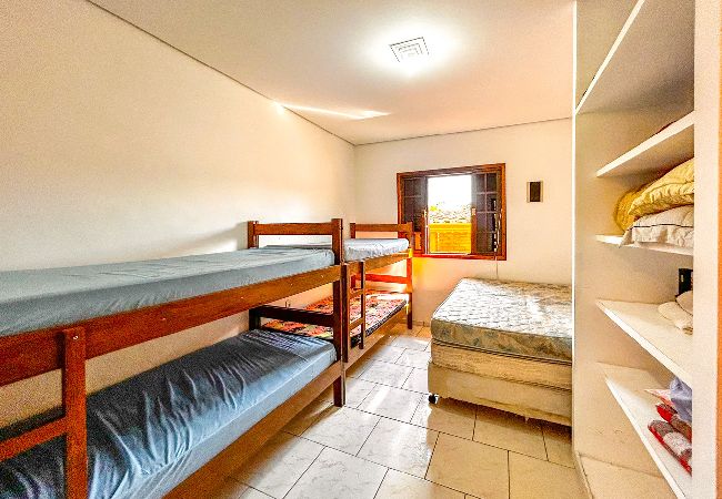 Casa em São Paulo - Casa de campo com churrasq e piscina em Emburá/SP Casa em São Paulo - Casa de campo com churrasq e piscina em Emburá/SP