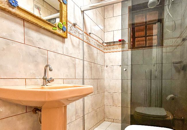 Casa em São Paulo - Casa de campo com churrasq e piscina em Emburá/SP Casa em São Paulo - Casa de campo com churrasq e piscina em Emburá/SP