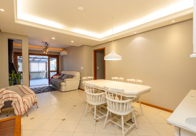Apartamento em Gramado - Terraço gigante no coração de Gramado (4 dorm)!