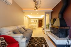 Apartamento em Gramado - Terraço gigante no coração de Gramado (4 dorm)!
