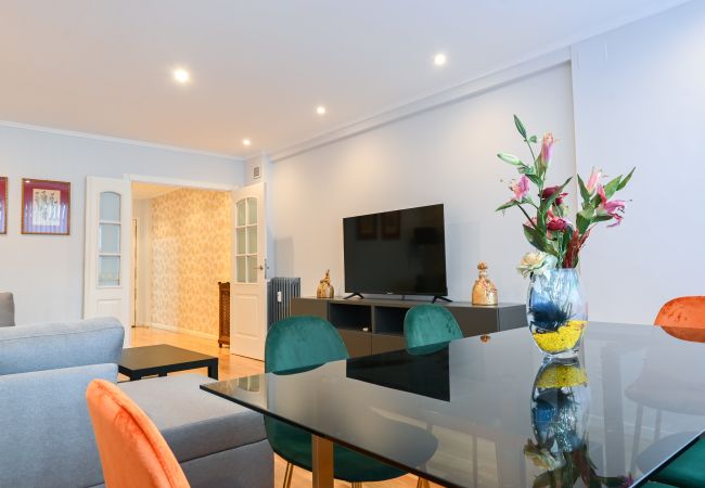 Apartamento em Madrid - Apartamento Espacioso de Tres Dormitorios a pocos minutos del Bernabeu en Madrid .Temporal Apartamento em Madrid - Apartamento Espacioso de Tres Dormitorios a pocos minutos del Bernabeu en Madrid .Temporal