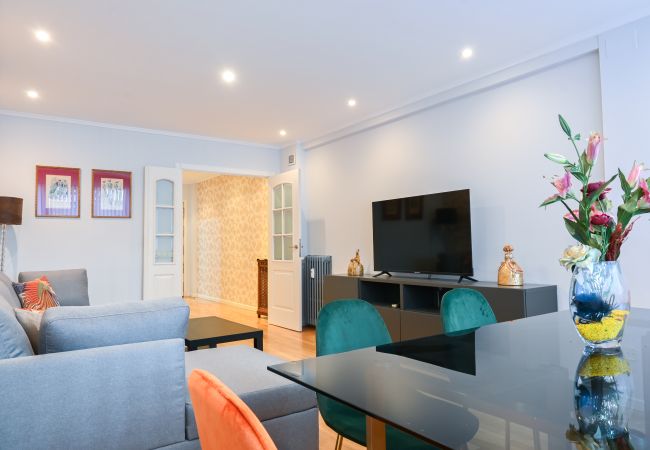 Apartamento em Madrid - Apartamento Espacioso de Tres Dormitorios a pocos minutos del Bernabeu en Madrid .Temporal Apartamento em Madrid - Apartamento Espacioso de Tres Dormitorios a pocos minutos del Bernabeu en Madrid .Temporal