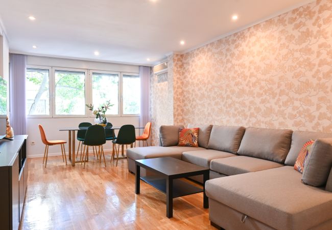 Apartamento em Madrid - Apartamento Espacioso de Tres Dormitorios a pocos minutos del Bernabeu en Madrid .Temporal Apartamento em Madrid - Apartamento Espacioso de Tres Dormitorios a pocos minutos del Bernabeu en Madrid .Temporal