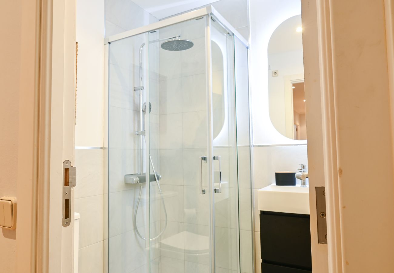 Apartamento em Madrid - Apartamento Espacioso de Tres Dormitorios a pocos minutos del Bernabeu en Madrid .Temporal Apartamento em Madrid - Apartamento Espacioso de Tres Dormitorios a pocos minutos del Bernabeu en Madrid .Temporal