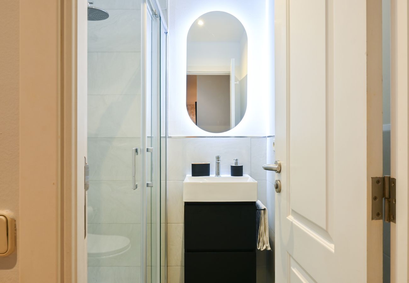 Apartamento em Madrid - Apartamento Espacioso de Tres Dormitorios a pocos minutos del Bernabeu en Madrid .Temporal Apartamento em Madrid - Apartamento Espacioso de Tres Dormitorios a pocos minutos del Bernabeu en Madrid .Temporal