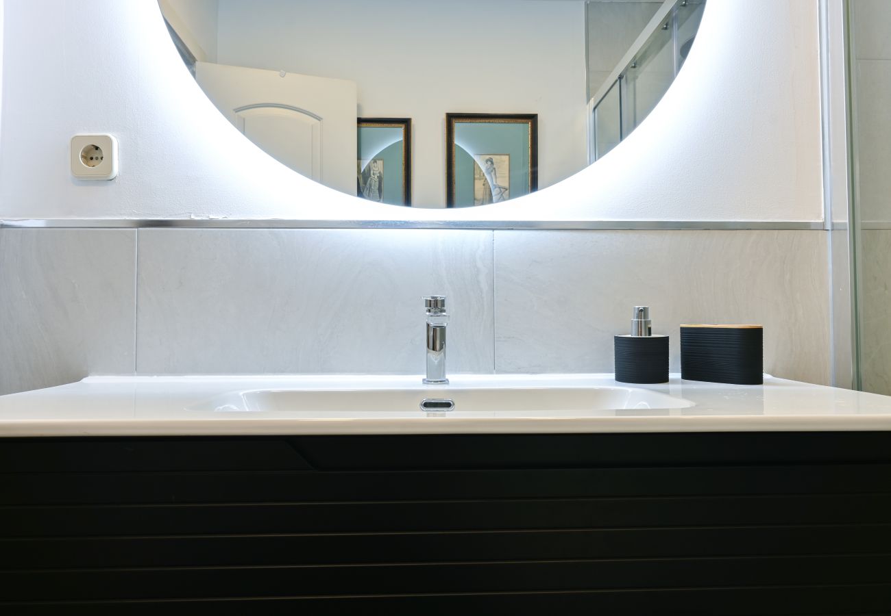 Apartamento em Madrid - Apartamento Espacioso de Tres Dormitorios a pocos minutos del Bernabeu en Madrid .Temporal Apartamento em Madrid - Apartamento Espacioso de Tres Dormitorios a pocos minutos del Bernabeu en Madrid .Temporal