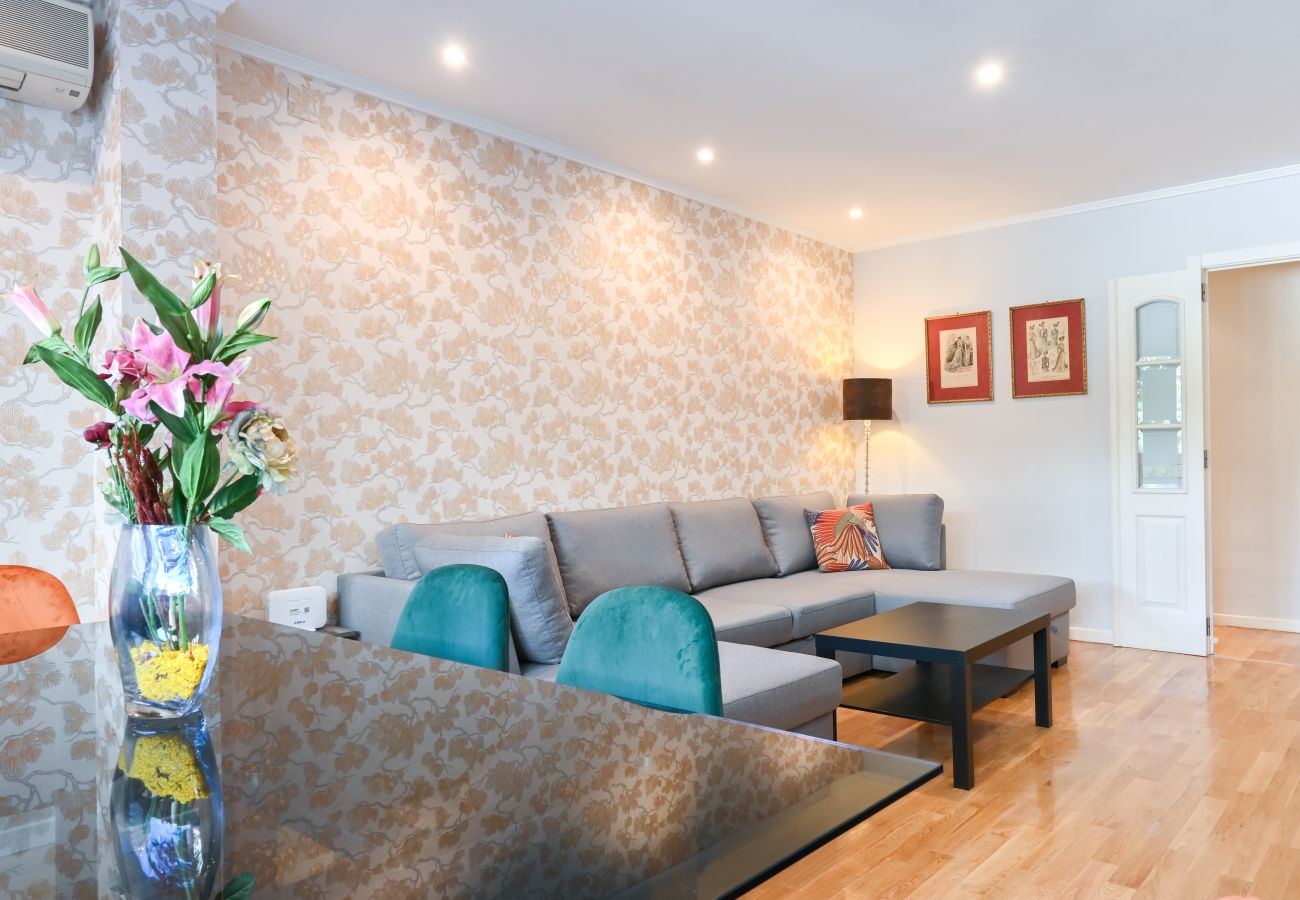 Apartamento em Madrid - Apartamento Espacioso de Tres Dormitorios a pocos minutos del Bernabeu en Madrid .Temporal Apartamento em Madrid - Apartamento Espacioso de Tres Dormitorios a pocos minutos del Bernabeu en Madrid .Temporal